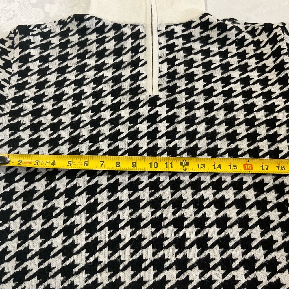 Talbots Women's size Medium Black White Houndstooth Quarter Zip Sweater - Picture 6 of 12